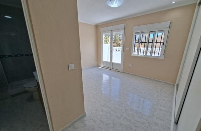 1 Zimmer Haus zu verkaufen in La Marina, Elche / Elx - 129.000 € (Ref: 9863882)