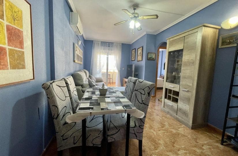 2 soverom Penthouse til salgs i Torrevieja med svømmebasseng - € 149 900 (Ref: 9866335)