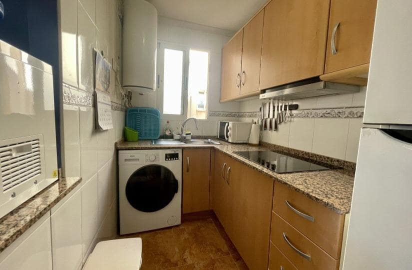 2 soverom Penthouse til salgs i Torrevieja med svømmebasseng - € 149 900 (Ref: 9866335)