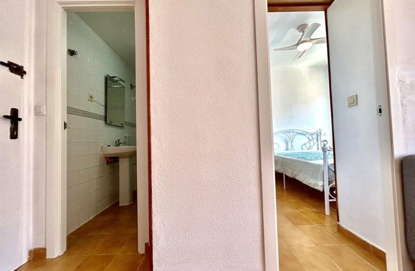 1 quarto Apartamento para venda em La Veleta com piscina - 116 000 € (Ref: 9866336)