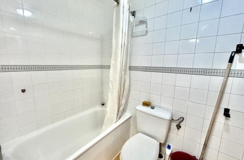 1 quarto Apartamento para venda em La Veleta com piscina - 116 000 € (Ref: 9866336)