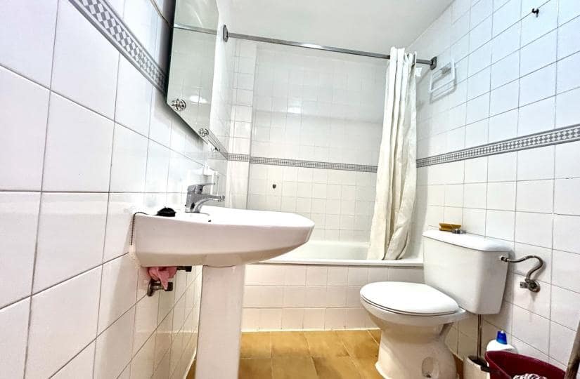 1 quarto Apartamento para venda em La Veleta com piscina - 116 000 € (Ref: 9866336)