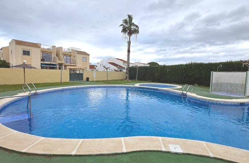 2 slaapkamer Appartement te koop in San Luis met zwembad - € 144.000 (Ref: 9866337)