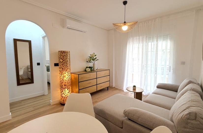 2 sovrum Lägenhet till salu i Torrevieja - 169 000 € (Ref: 9869898)
