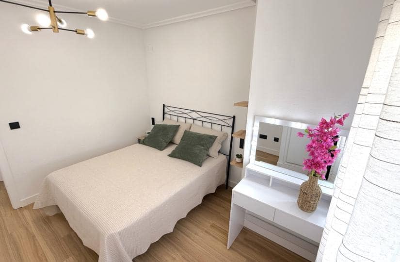 2 sovrum Lägenhet till salu i Torrevieja - 169 000 € (Ref: 9869898)