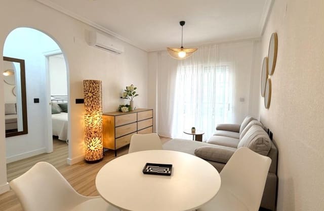 2 sovrum Lägenhet till salu i Puerto Deportivo, Torrevieja - 169 000 € (Ref: 9869898)