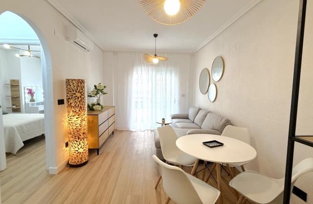 2 sovrum Lägenhet till salu i Puerto Deportivo, Torrevieja - 169 000 € (Ref: 9869898)