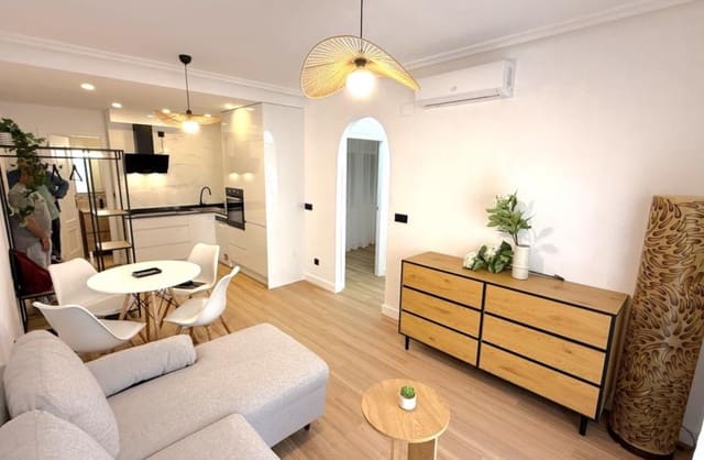 2 sovrum Lägenhet till salu i Puerto Deportivo, Torrevieja - 169 000 € (Ref: 9869898)