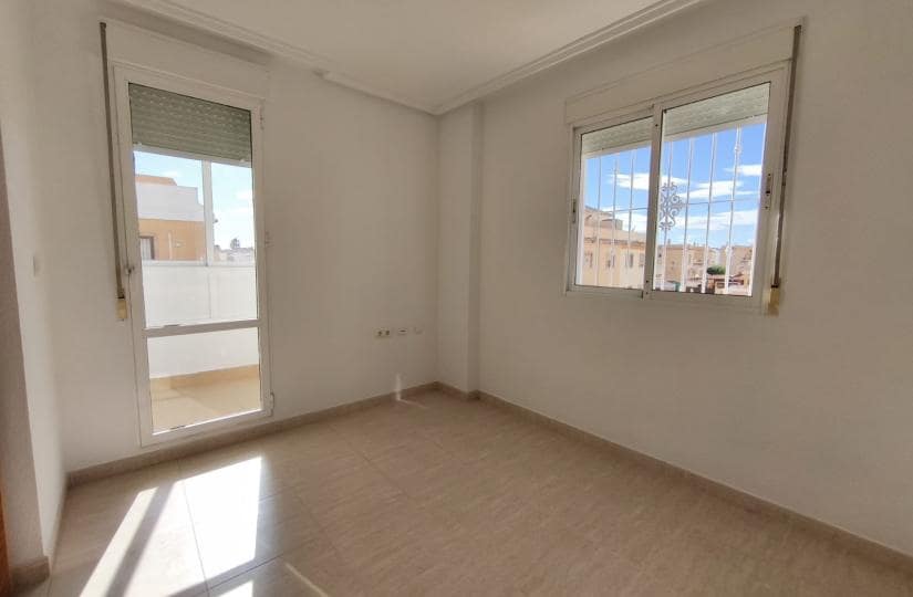 Casa de 3 habitaciones en Ciudad Quesada en venta con piscina - 275.000 € (Ref: 9869944)