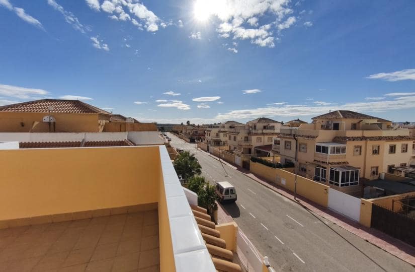 Casa de 3 habitaciones en Ciudad Quesada en venta con piscina - 275.000 € (Ref: 9869944)