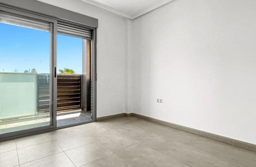 5 makuuhuone Huoneisto myytävänä paikassa Torrevieja - 175 000 € (Ref: 9870441)