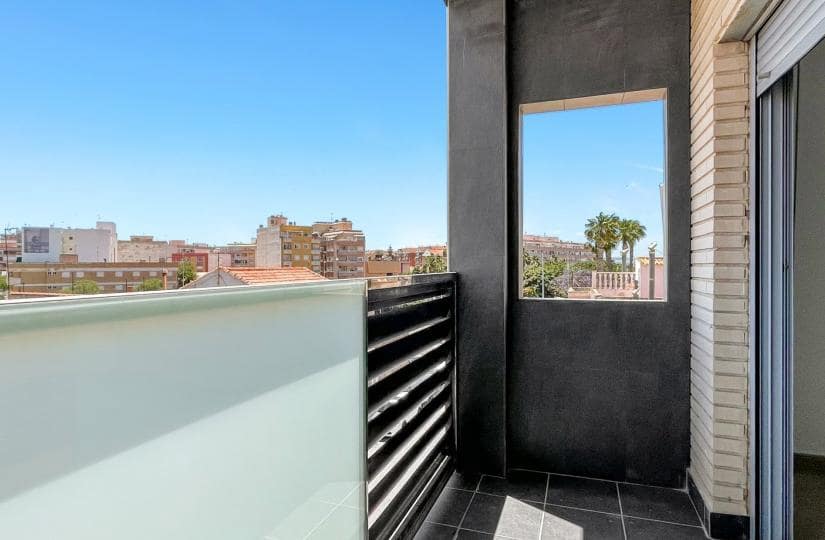 5 makuuhuone Huoneisto myytävänä paikassa Torrevieja - 175 000 € (Ref: 9870441)