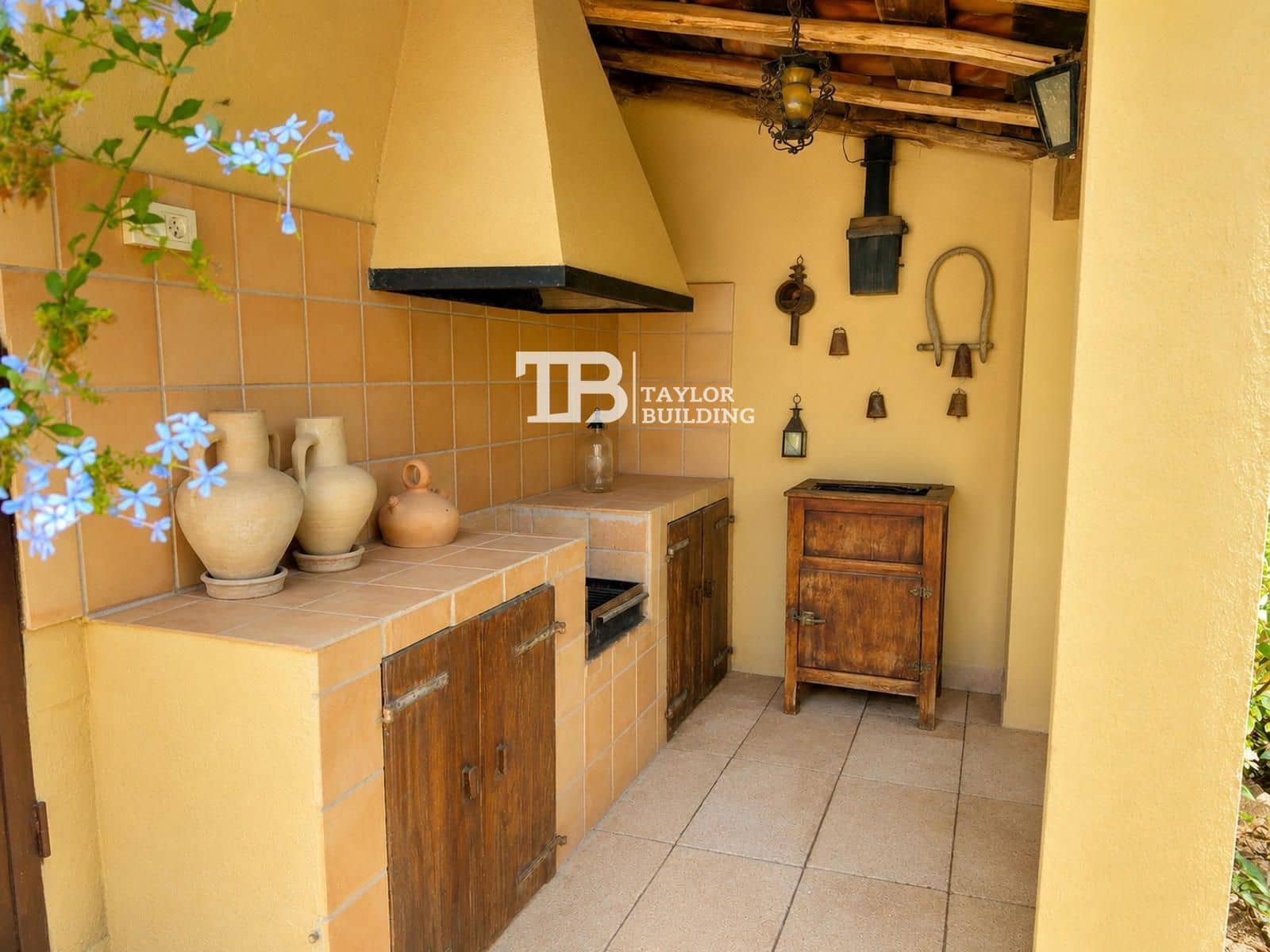 4 bedroom Villa for sale in Portals Nous with garage - € 2,500,000 (Ref: 10012600)