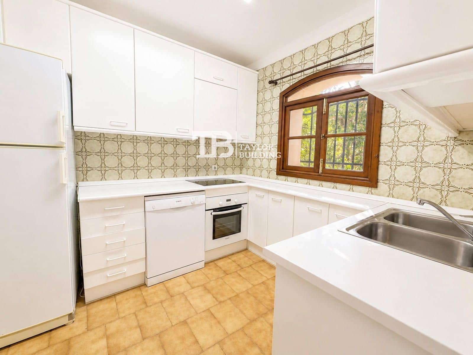 4 bedroom Villa for sale in Portals Nous with garage - € 2,500,000 (Ref: 10012600)