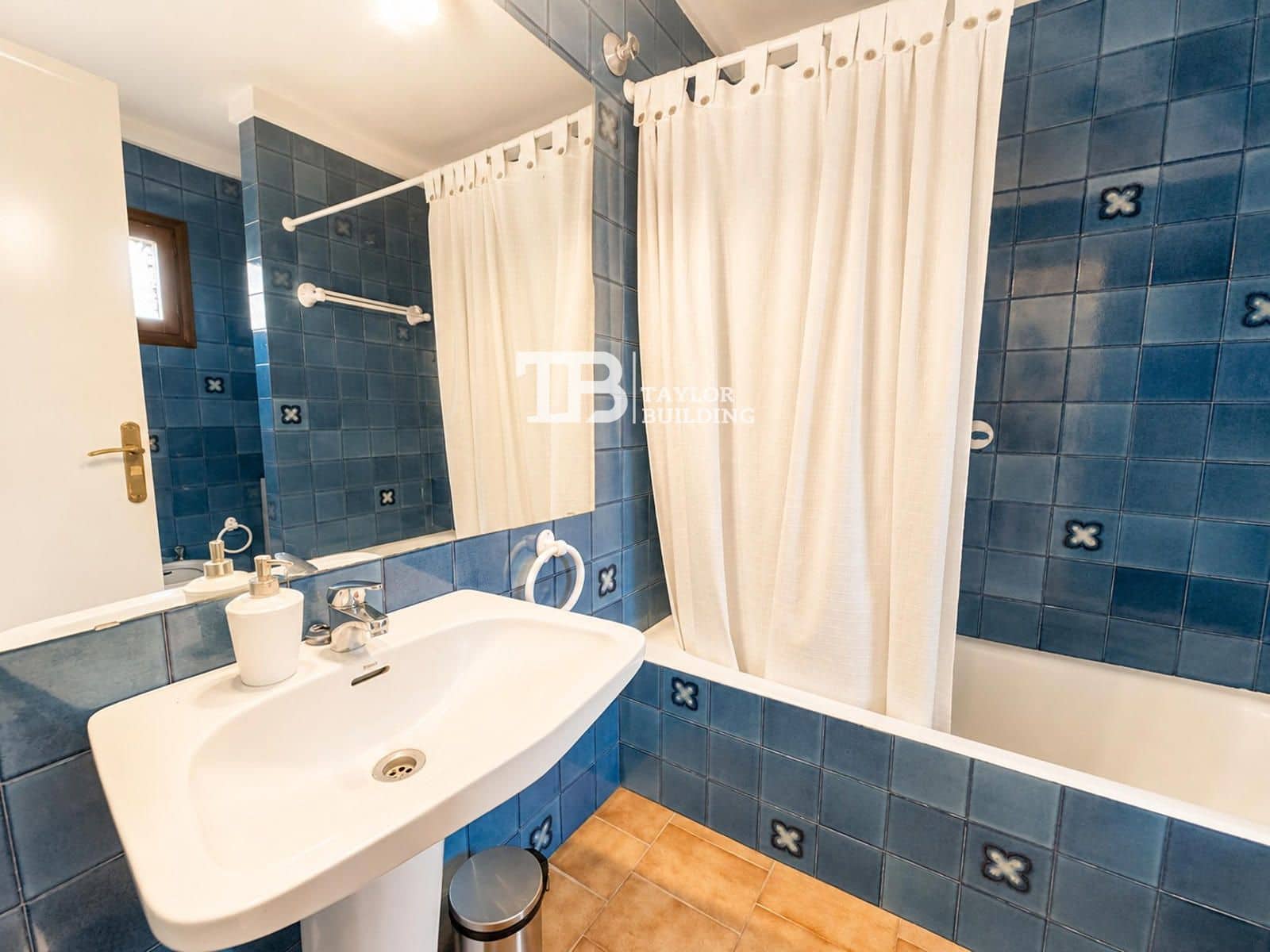 4 bedroom Villa for sale in Portals Nous with garage - € 2,500,000 (Ref: 10012600)