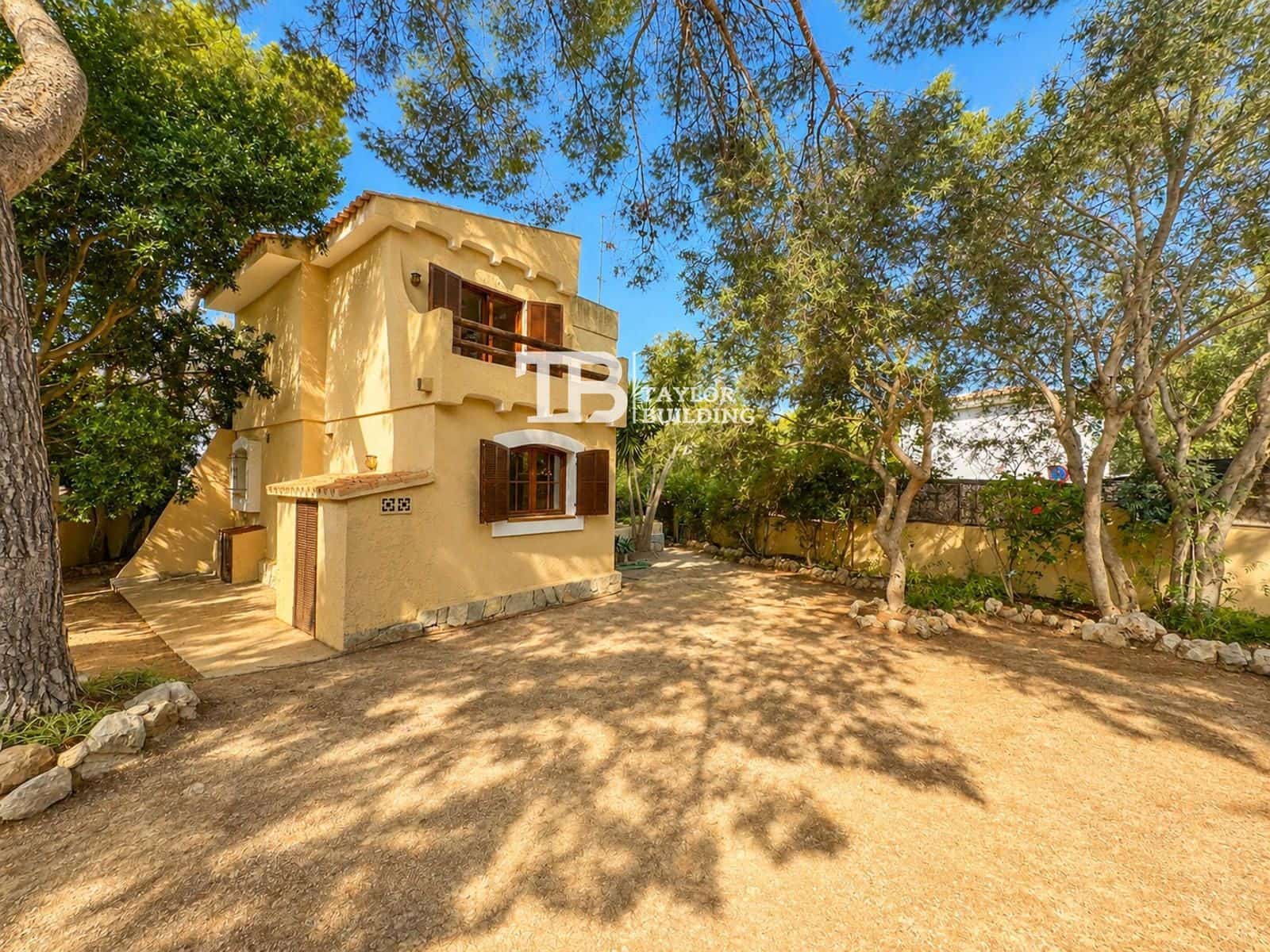 4 bedroom Villa for sale in Portals Nous with garage - € 2,500,000 (Ref: 10012600)