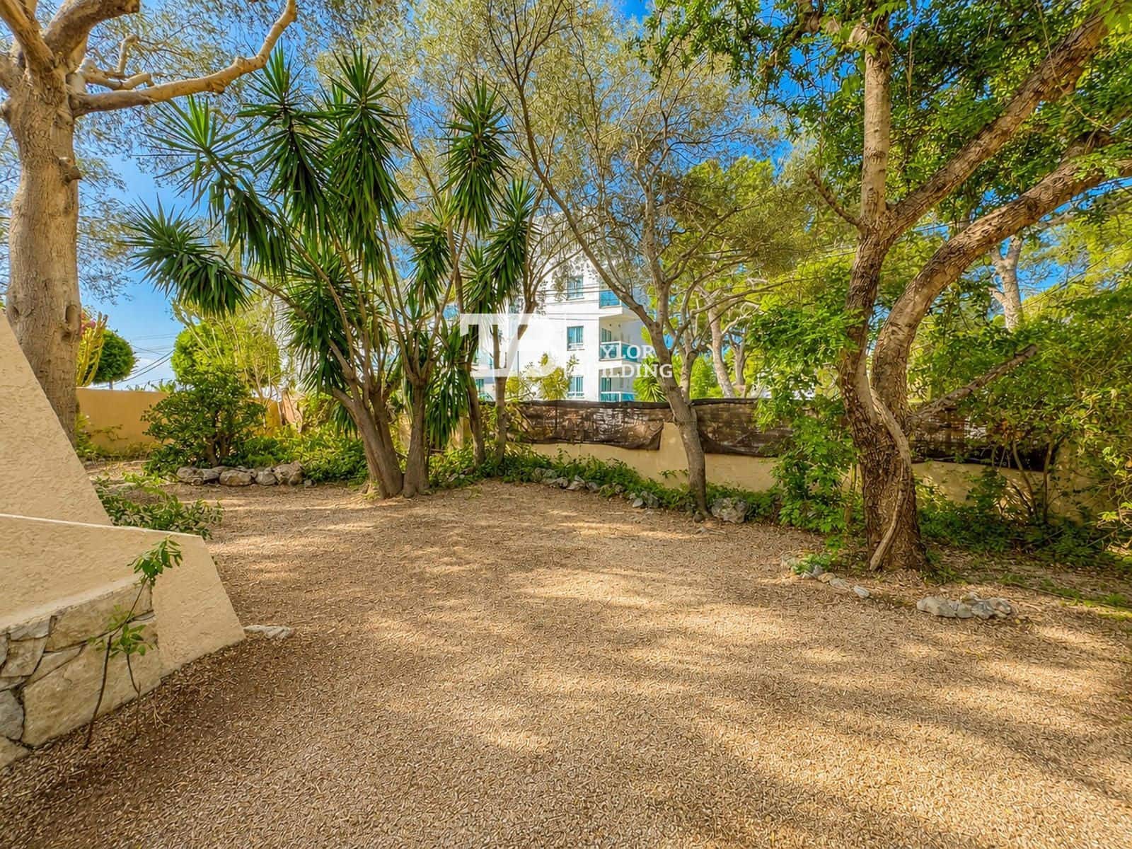 4 bedroom Villa for sale in Portals Nous with garage - € 2,500,000 (Ref: 10012600)