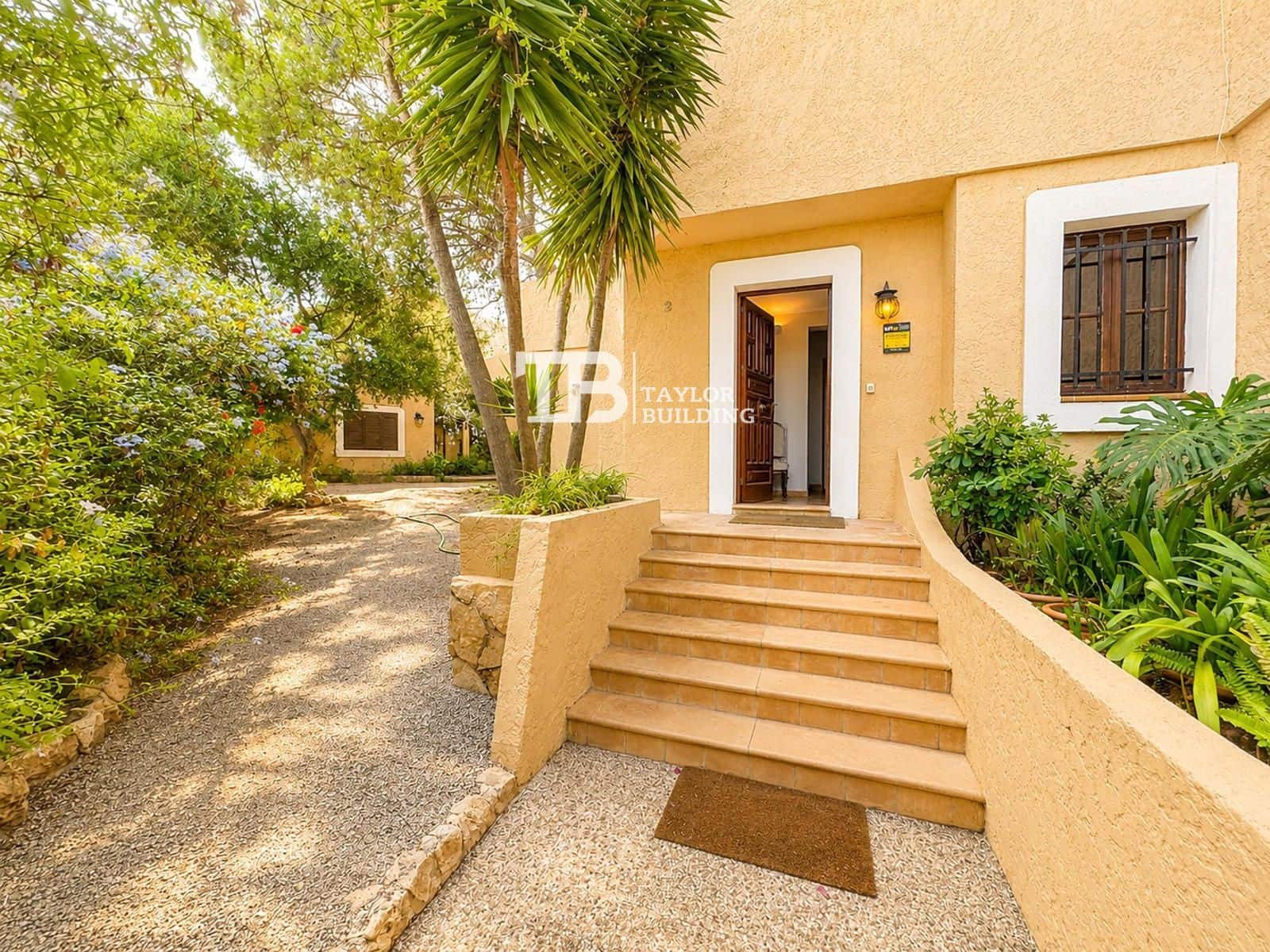 4 bedroom Villa for sale in Portals Nous with garage - € 2,500,000 (Ref: 10012600)