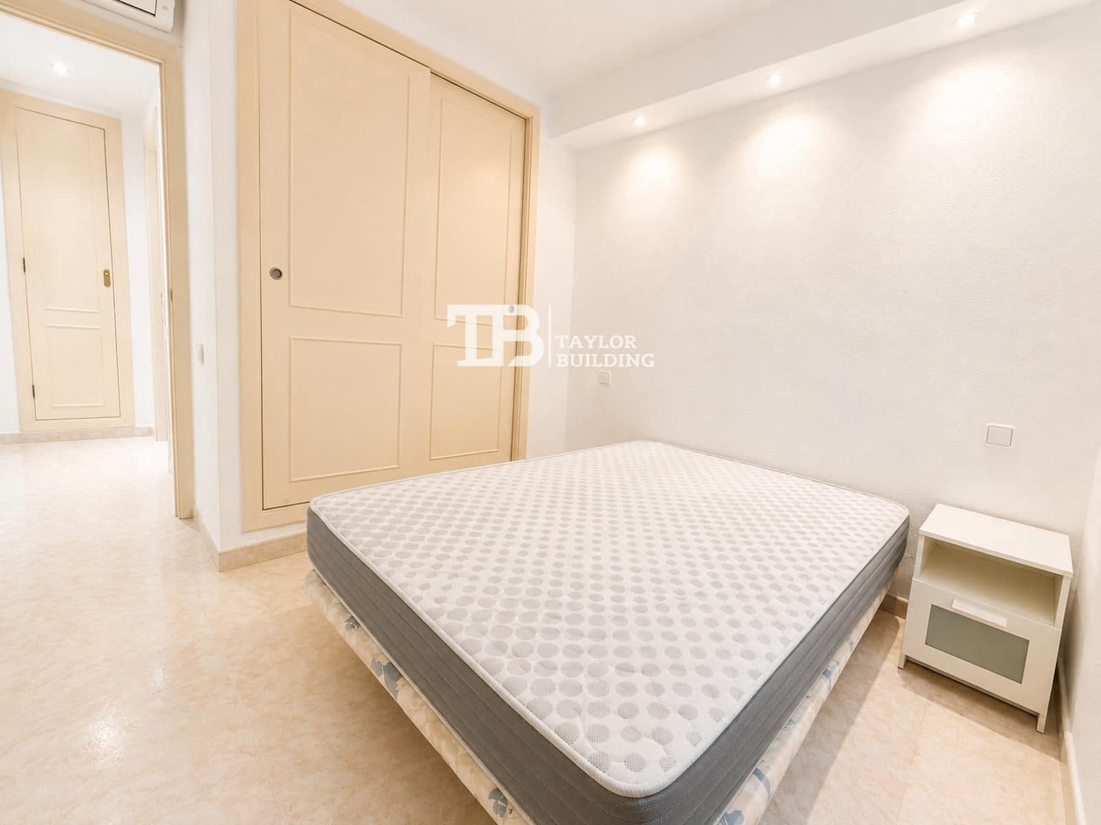 2 bedroom Flat for sale in Palma de Mallorca with pool - € 489,000 (Ref: 10031061)