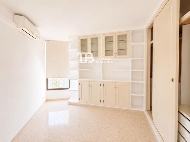 2 bedroom Flat for sale in Portopi, Palma de Mallorca with pool - € 489,000 (Ref: 10031061)