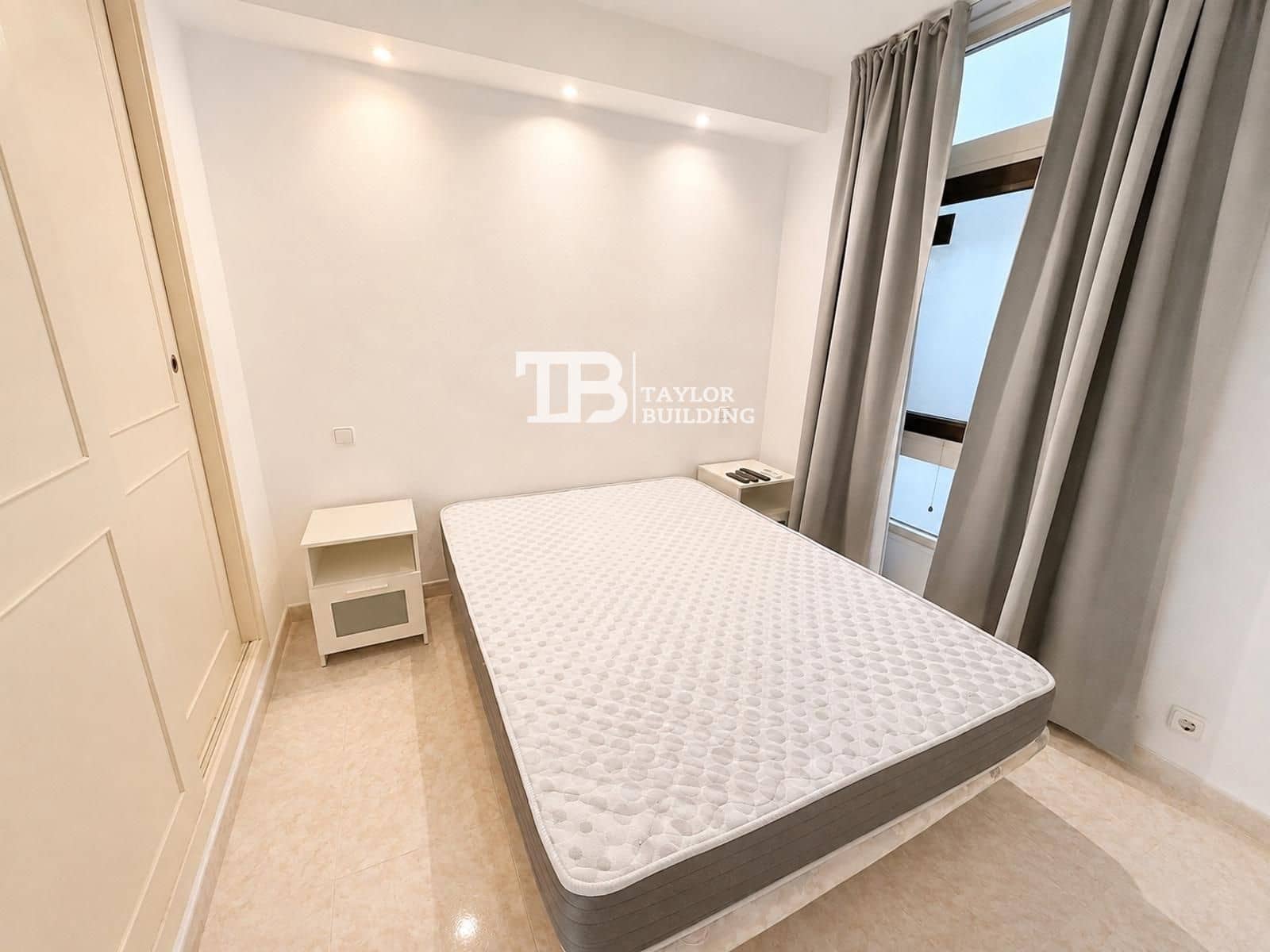 2 bedroom Flat for sale in Palma de Mallorca with pool - € 489,000 (Ref: 10031061)