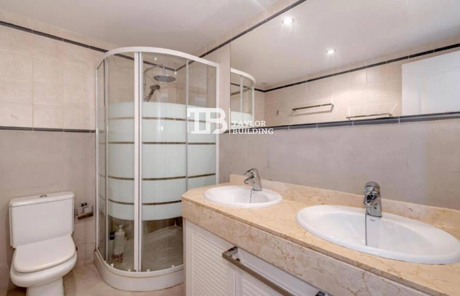 3 quarto Casa em Banda para venda em Genova com piscina garagem - 1 500 000 € (Ref: 10034795)