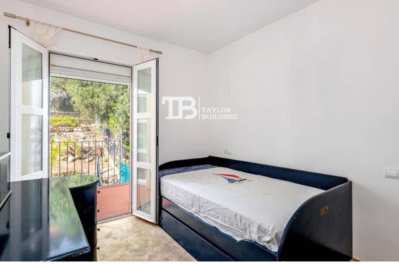 3 quarto Casa em Banda para venda em Genova com piscina garagem - 1 500 000 € (Ref: 10034795)