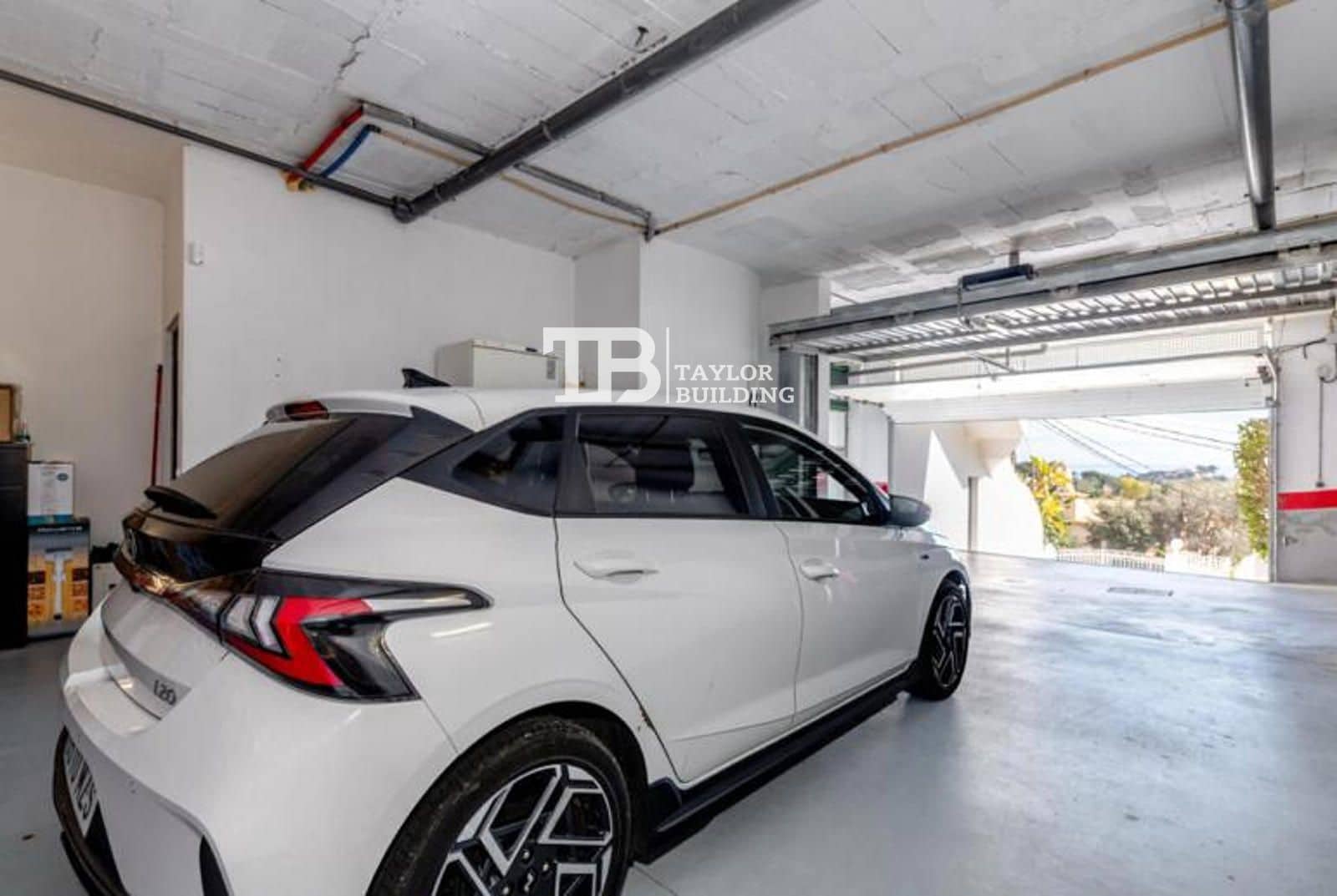 3 quarto Casa em Banda para venda em Genova com piscina garagem - 1 500 000 € (Ref: 10034795)