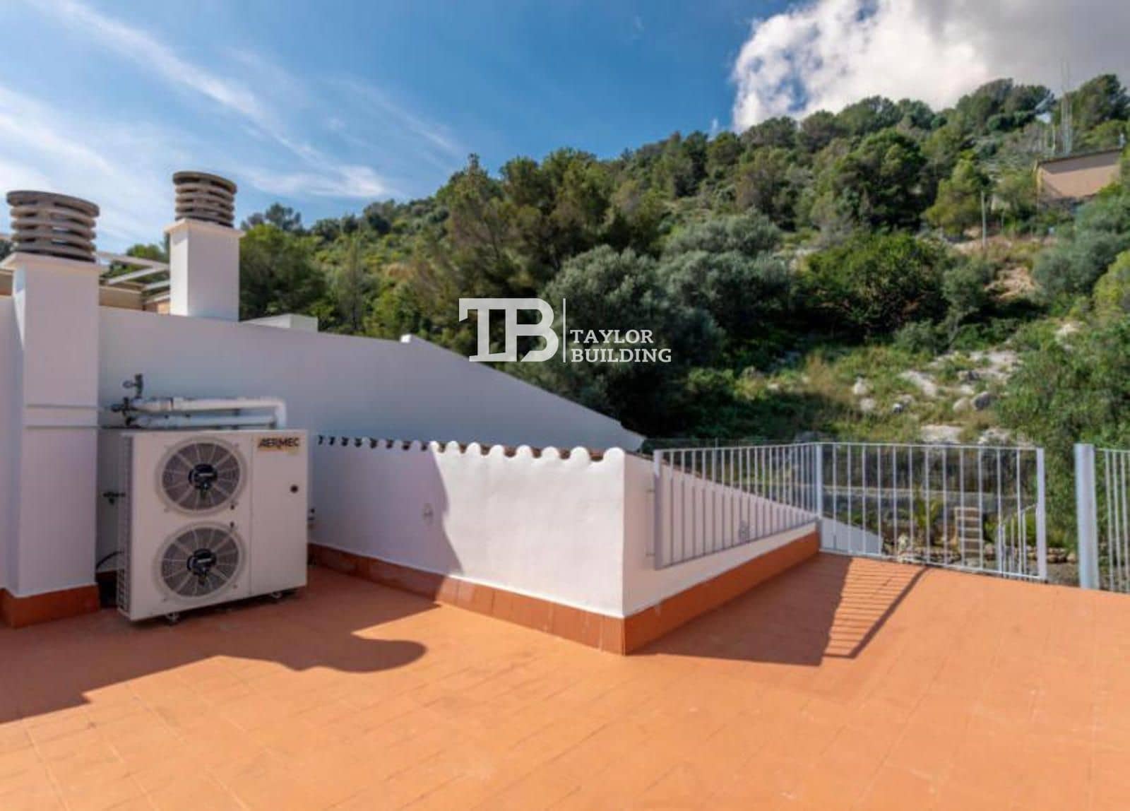 3 quarto Casa em Banda para venda em Genova com piscina garagem - 1 500 000 € (Ref: 10034795)