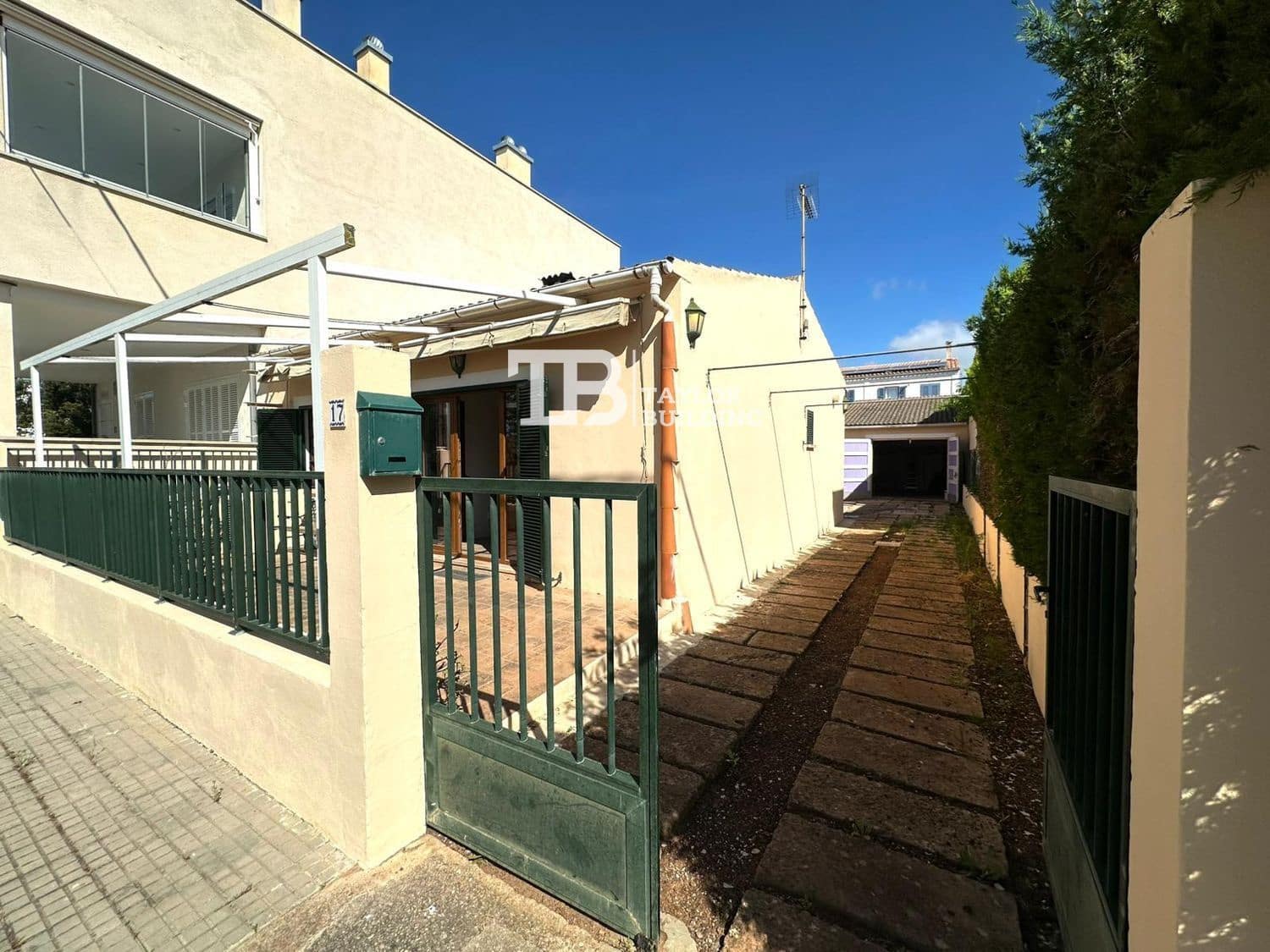 2 bedroom Villa for sale in Llucmajor with garage - € 525,000 (Ref: 10046248)