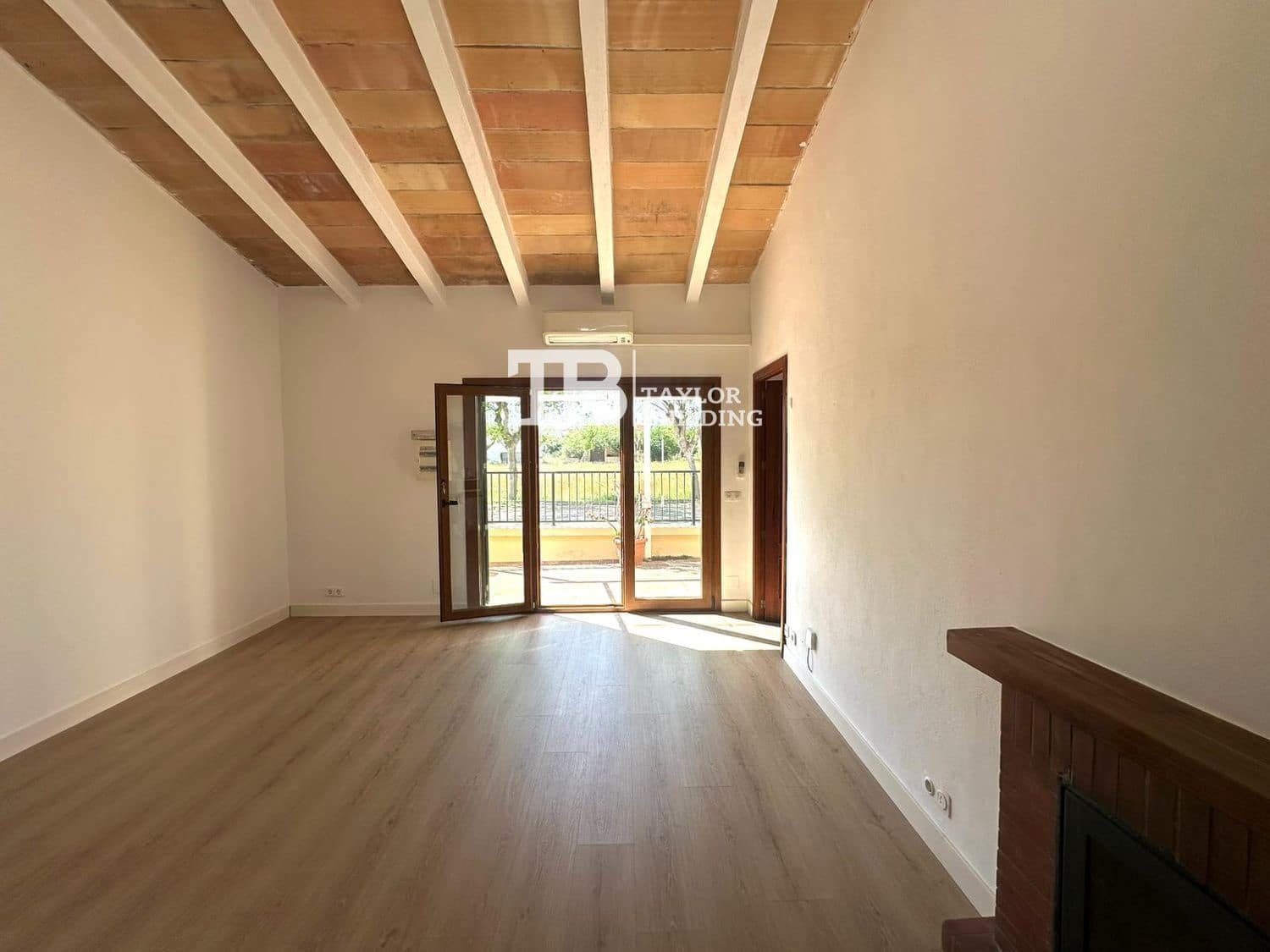 2 bedroom Villa for sale in Llucmajor with garage - € 525,000 (Ref: 10046248)