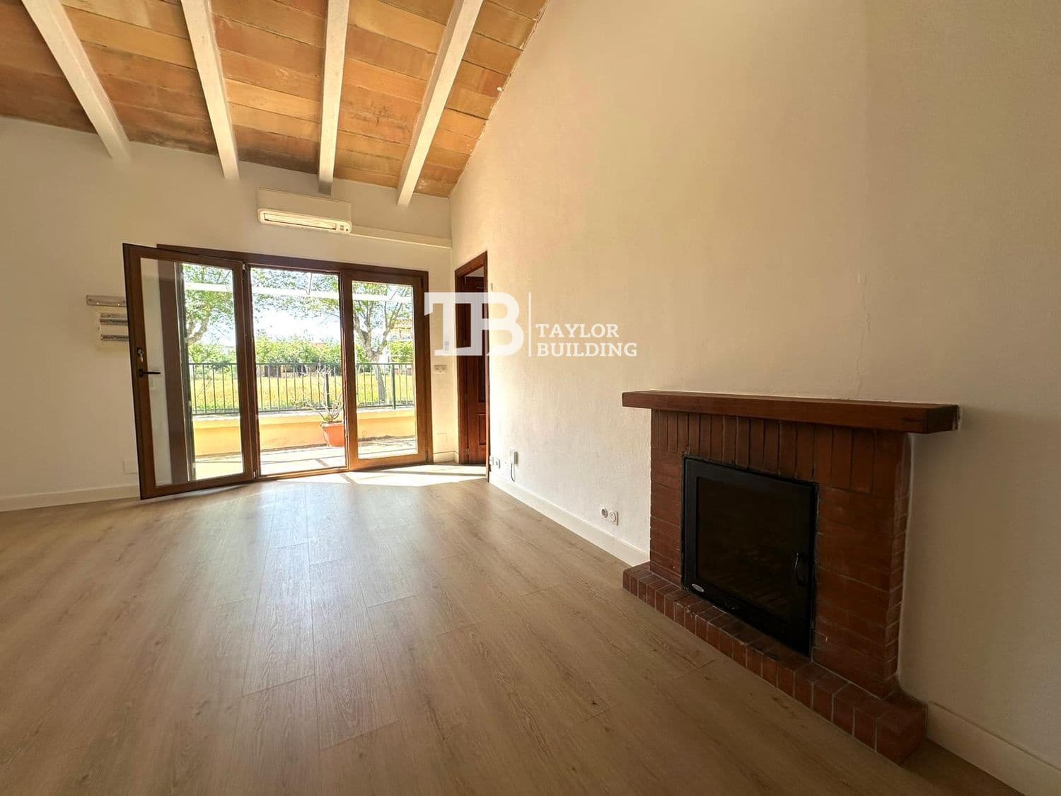 2 bedroom Villa for sale in Llucmajor with garage - € 525,000 (Ref: 10046248)