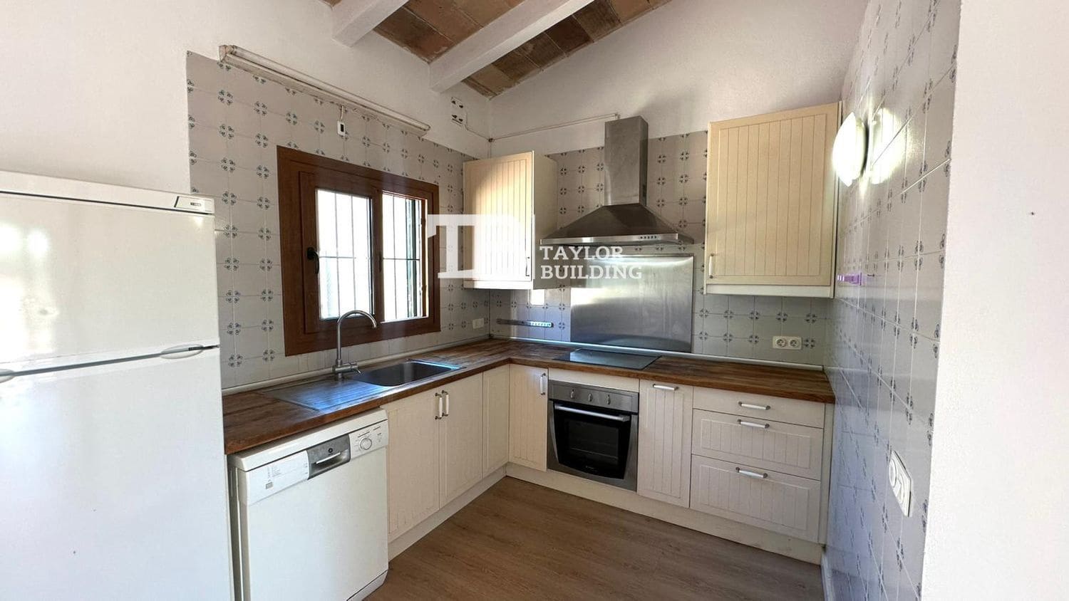 2 bedroom Villa for sale in Llucmajor with garage - € 525,000 (Ref: 10046248)