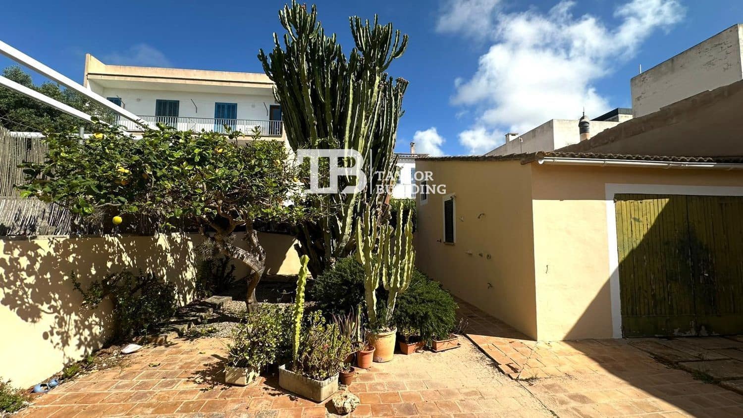 2 bedroom Villa for sale in Llucmajor with garage - € 525,000 (Ref: 10046248)