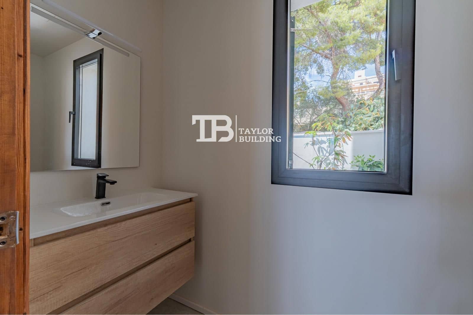 4 chambre Villa/Maison à vendre à Genova avec piscine garage - 1 299 000 € (Ref: 10112232)