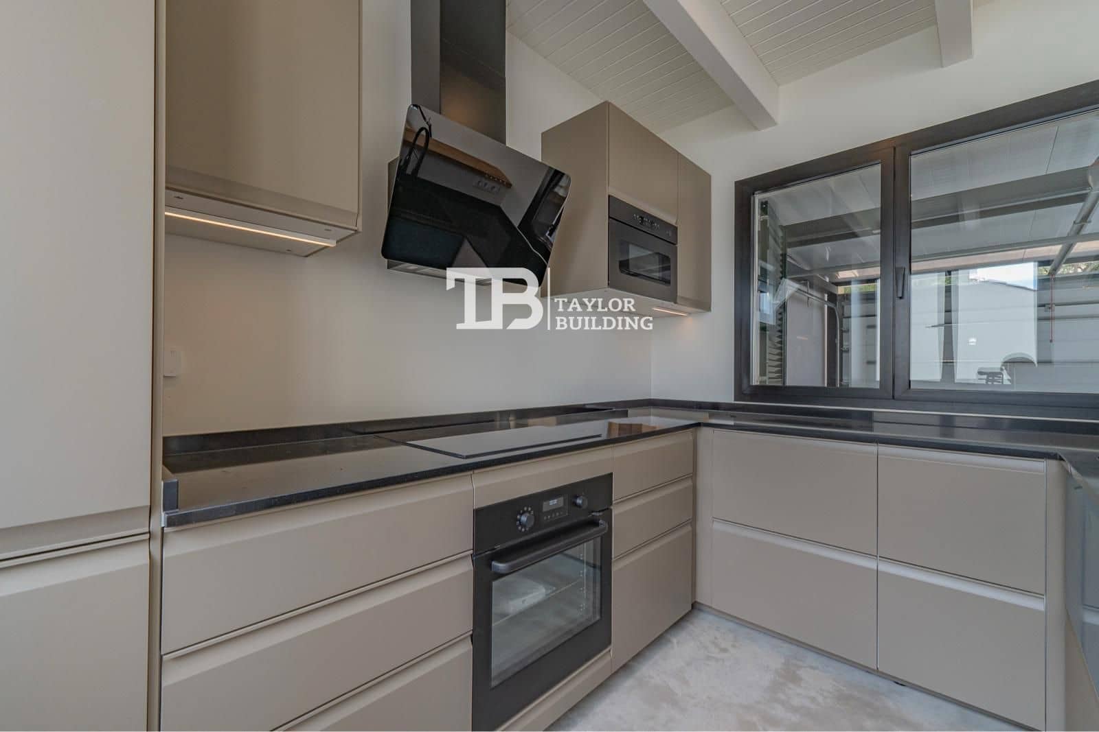 4 chambre Villa/Maison à vendre à Genova avec piscine garage - 1 299 000 € (Ref: 10112232)