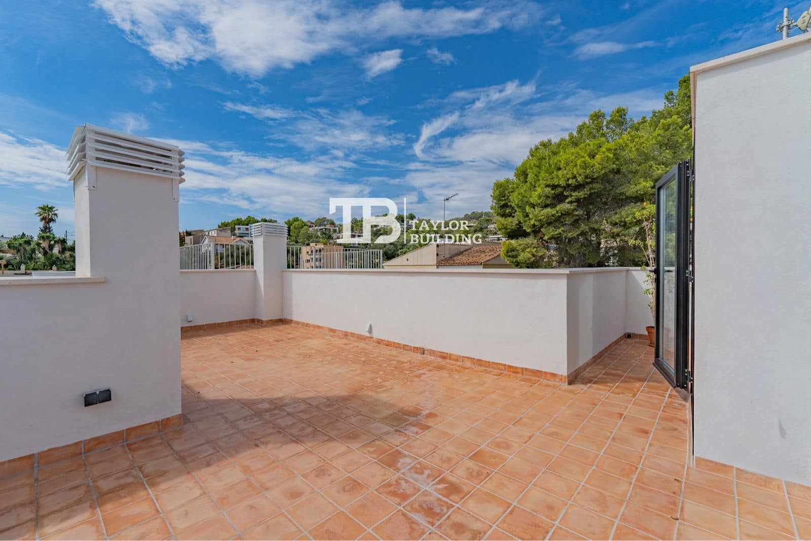 4 chambre Villa/Maison à vendre à Genova avec piscine garage - 1 299 000 € (Ref: 10112232)