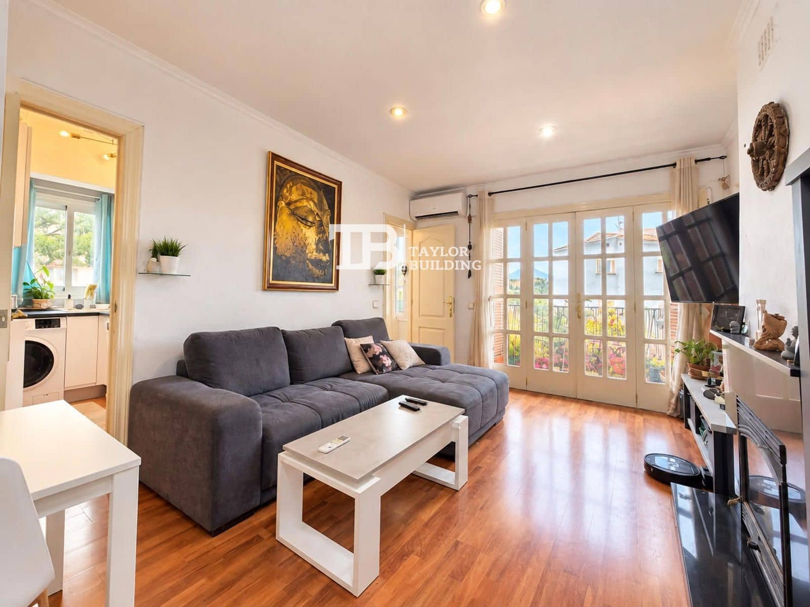 2 bedroom Flat for sale in Santa Ponsa with garage - € 350,000 (Ref: 10130556)