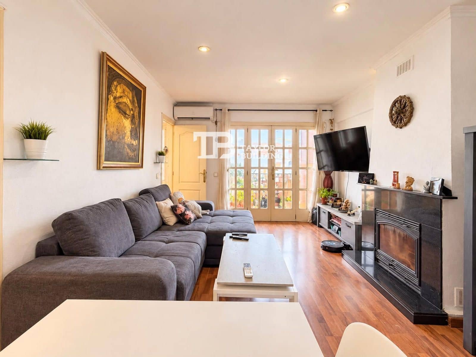 2 bedroom Flat for sale in Santa Ponsa with garage - € 350,000 (Ref: 10130556)