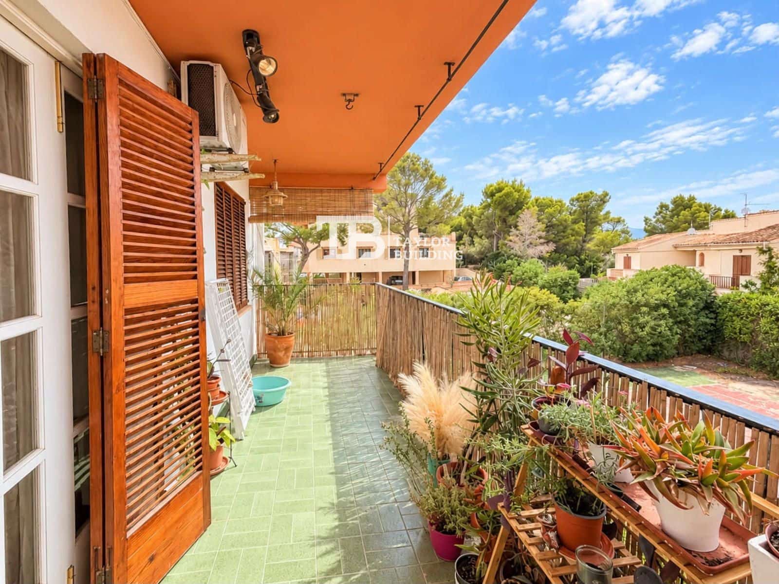 2 bedroom Flat for sale in Santa Ponsa with garage - € 350,000 (Ref: 10130556)
