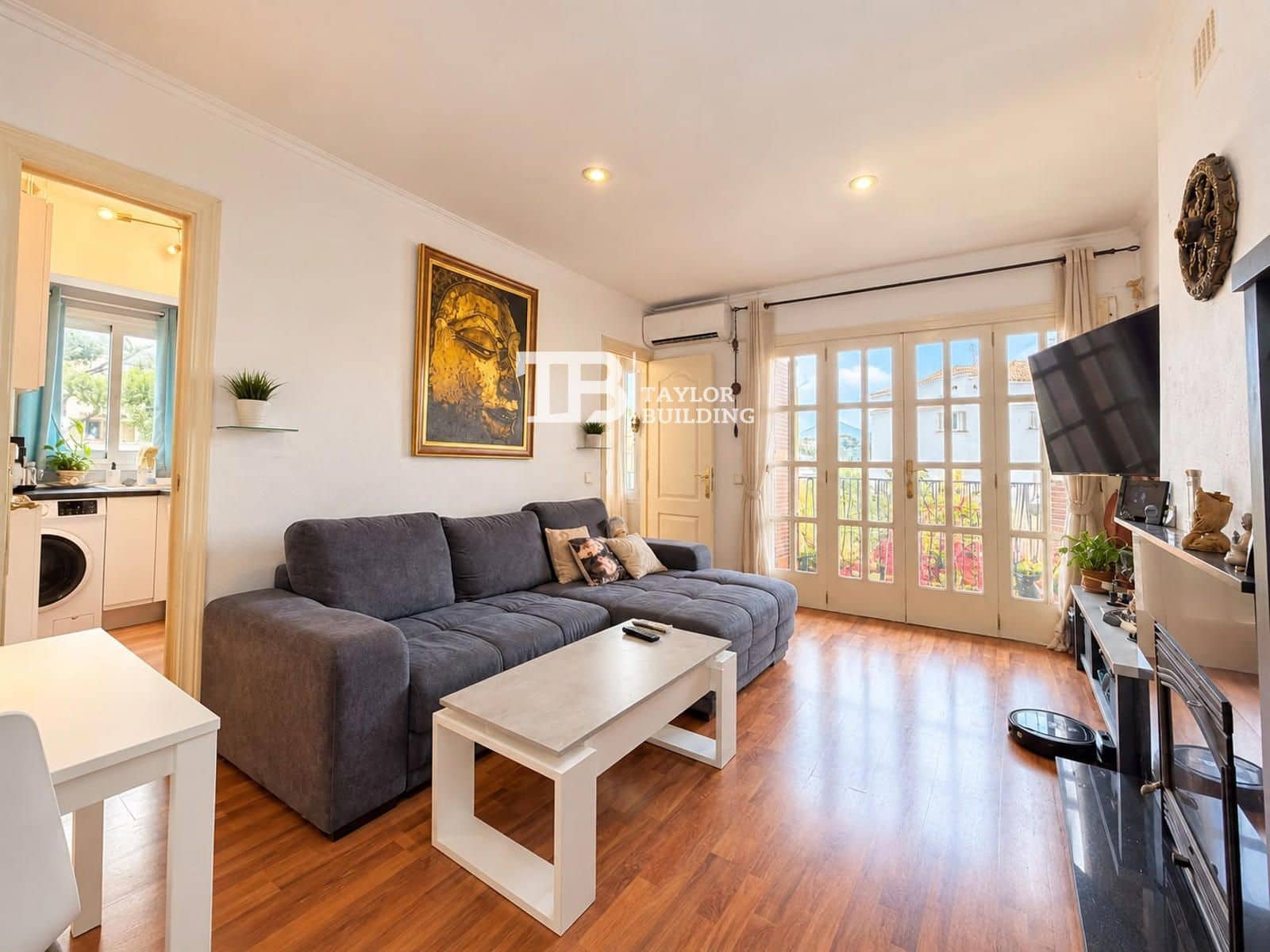 2 bedroom Flat for sale in Santa Ponsa with garage - € 350,000 (Ref: 10130556)