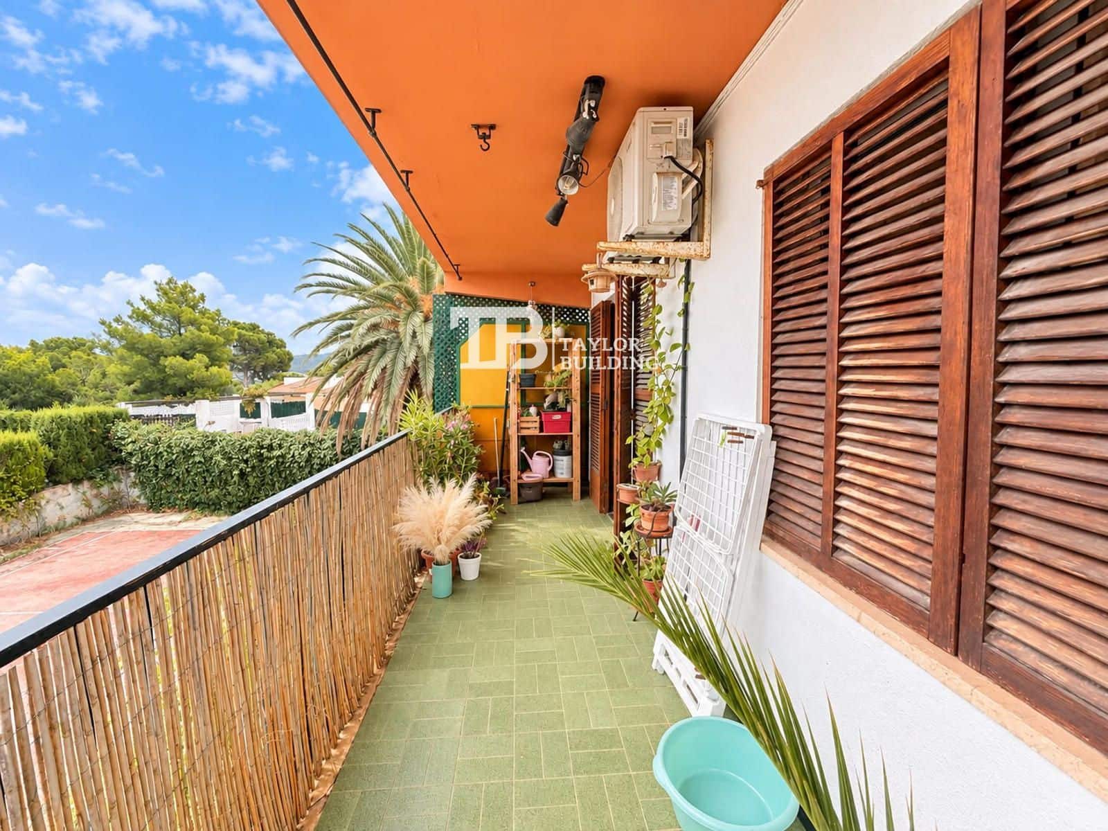 2 bedroom Flat for sale in Santa Ponsa with garage - € 350,000 (Ref: 10130556)