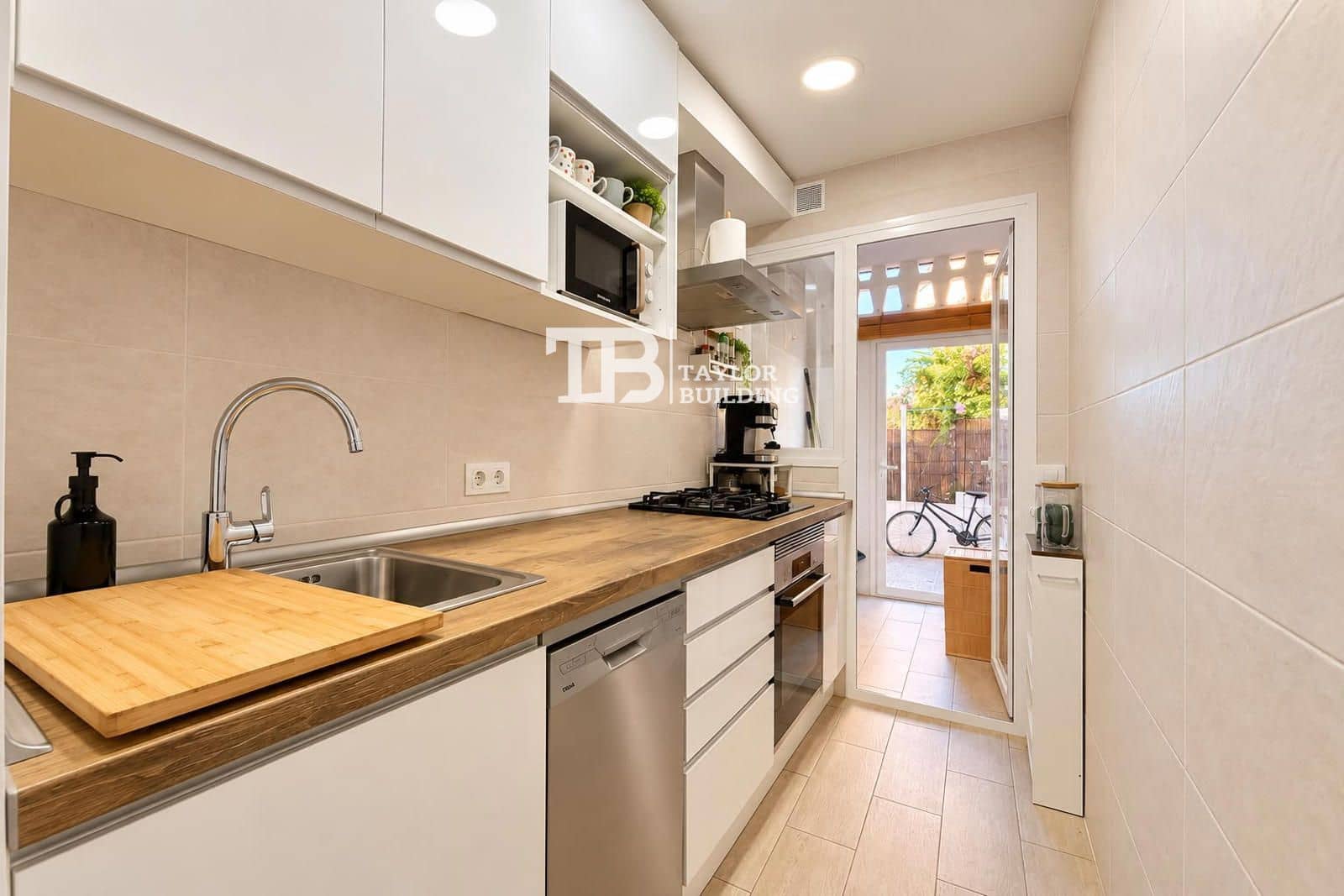 Piso de 2 habitaciones en Santa Ponsa en venta con piscina garaje - 445.000 € (Ref: 10147498)