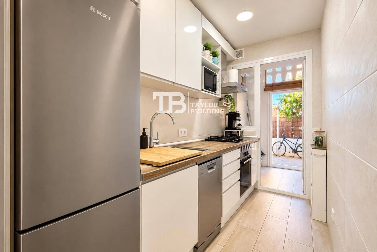 Piso de 2 habitaciones en Santa Ponsa en venta con piscina garaje - 445.000 € (Ref: 10147498)