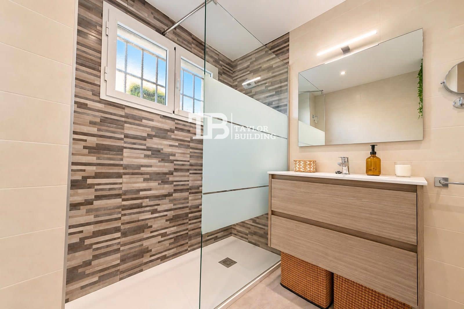 Piso de 2 habitaciones en Santa Ponsa en venta con piscina garaje - 445.000 € (Ref: 10147498)
