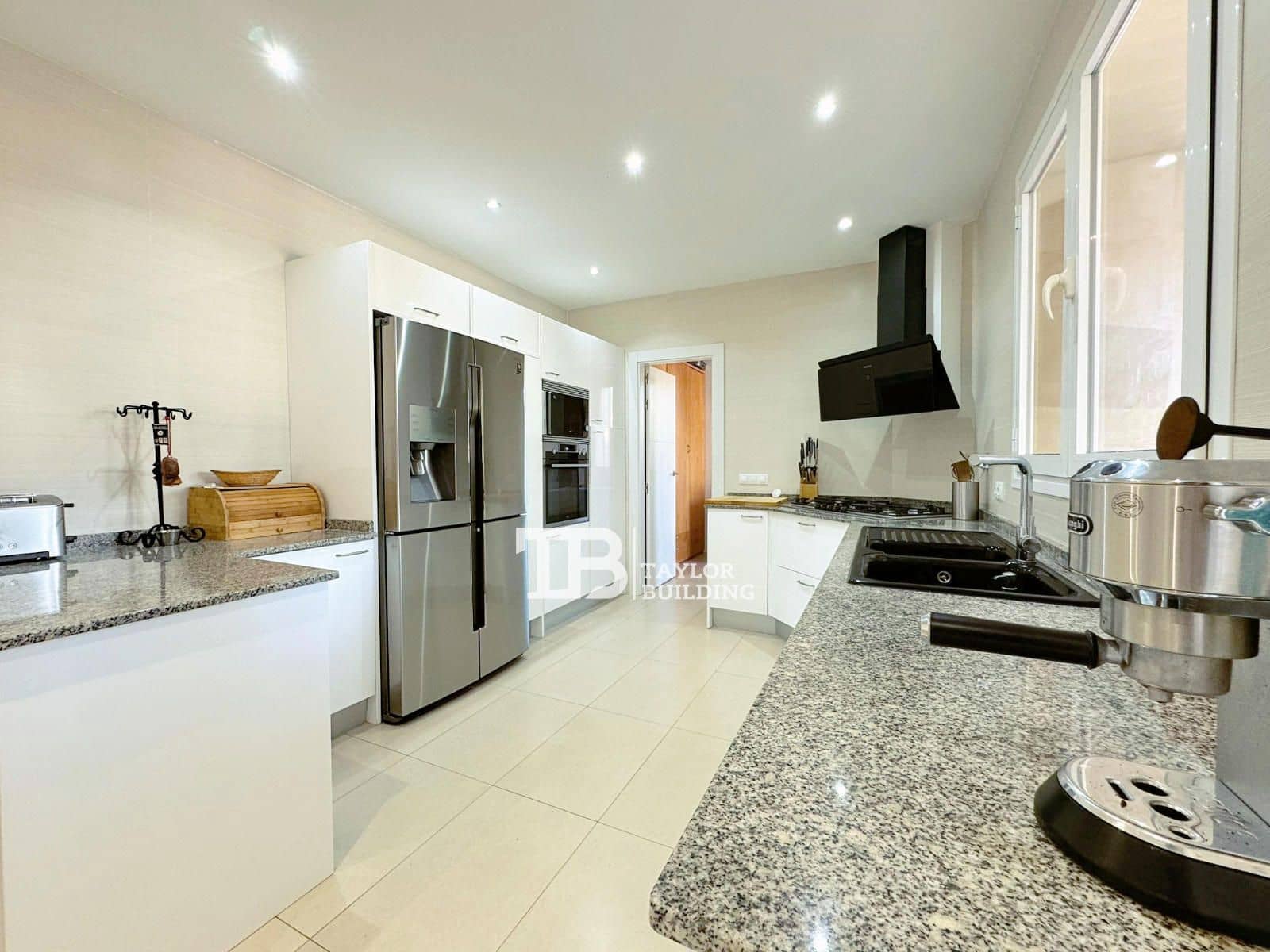 4 soverom Villa til salgs i El Toro / Port Adriano med svømmebasseng garasje - € 1 895 000 (Ref: 8338348)