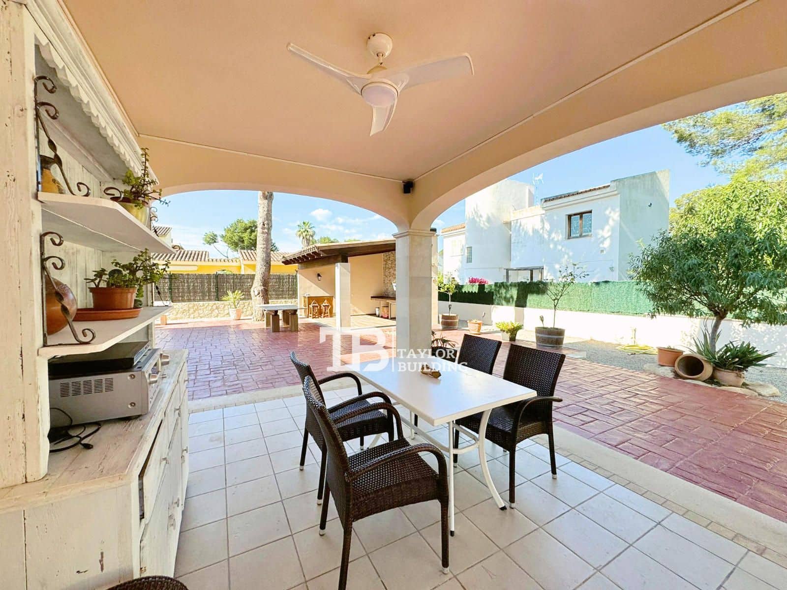 4 soverom Villa til salgs i El Toro / Port Adriano med svømmebasseng garasje - € 1 895 000 (Ref: 8338348)