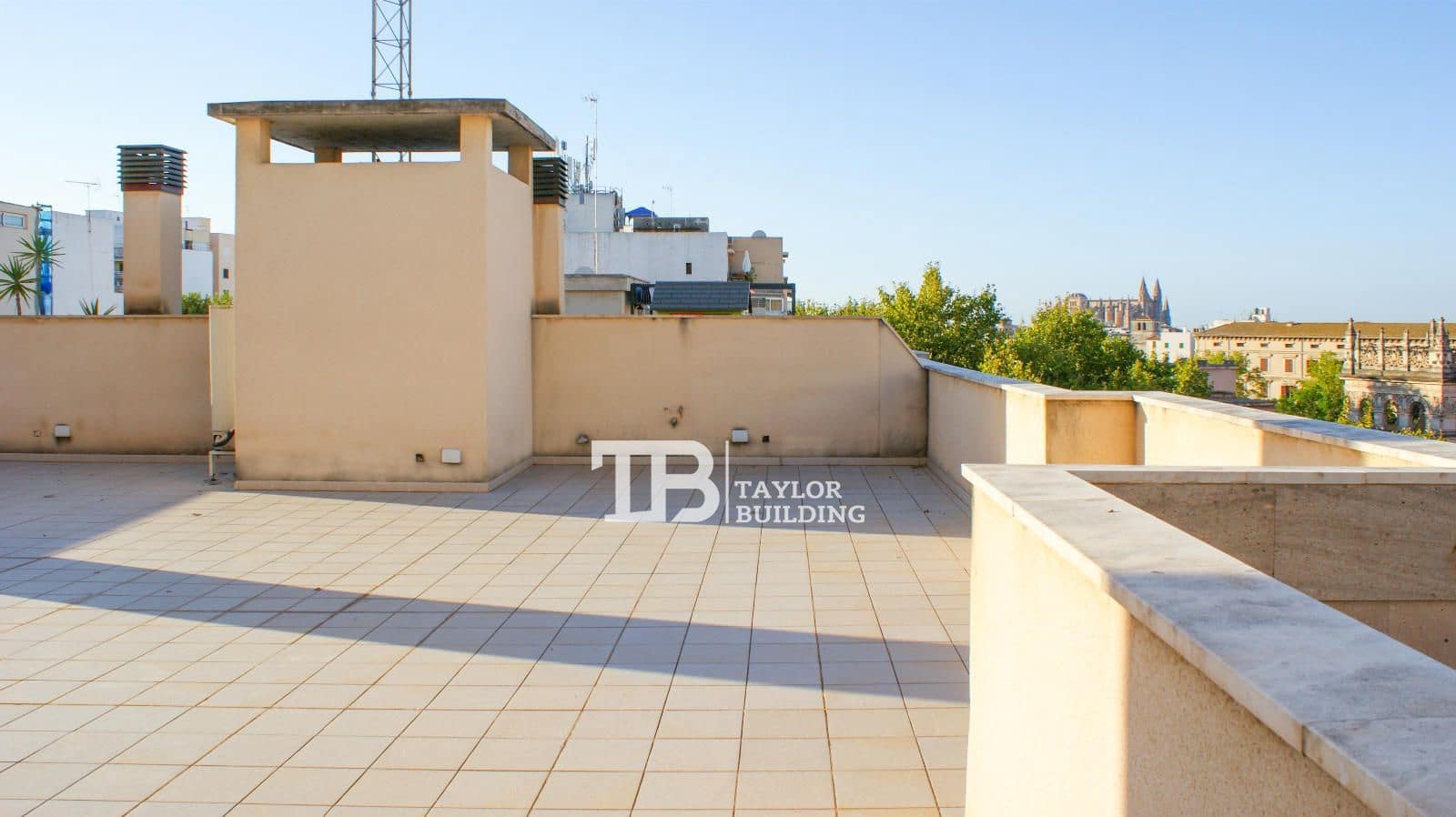 3 bedroom Penthouse for sale in Palma de Mallorca with garage - € 1,350,000 (Ref: 8528643)