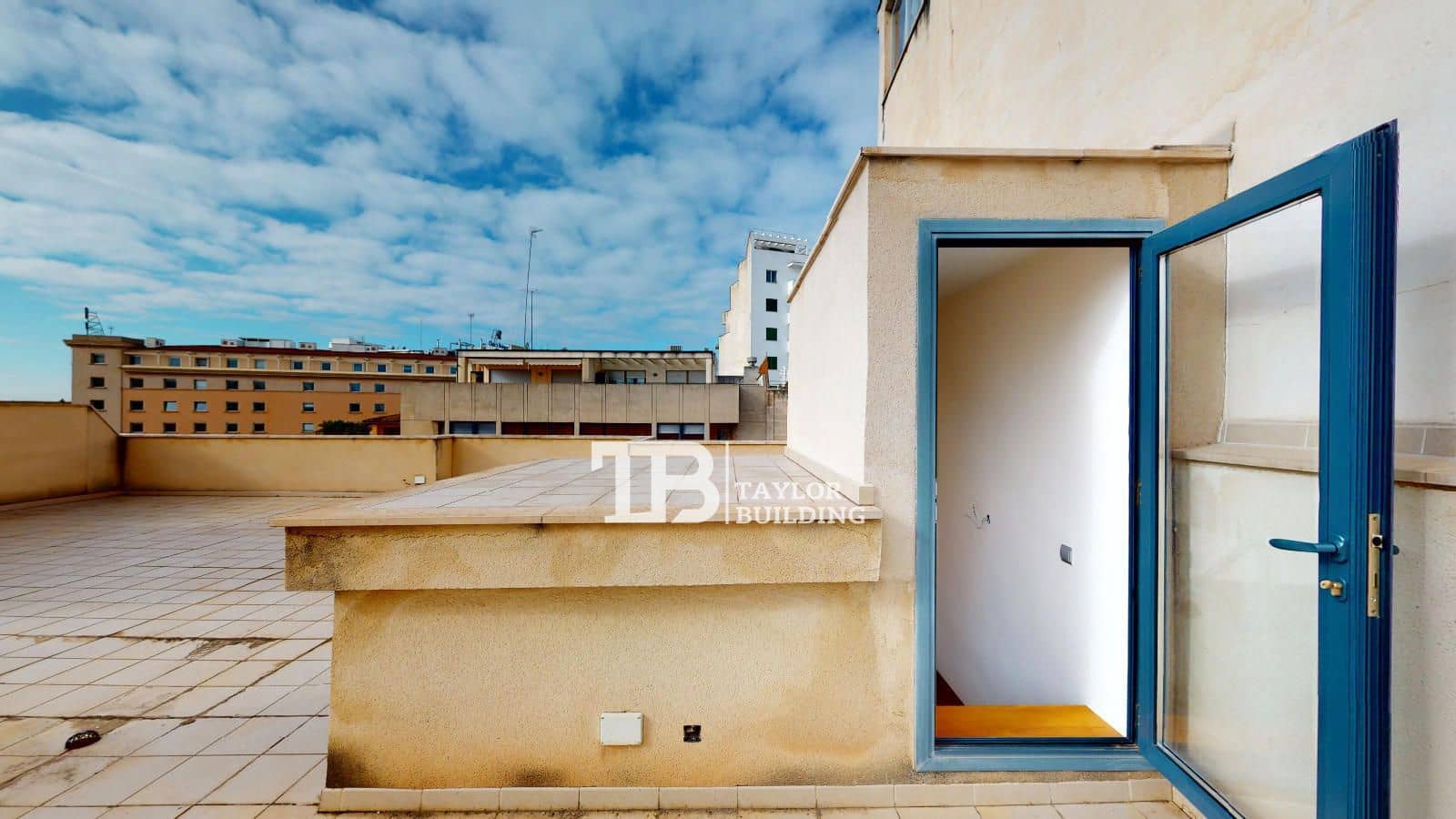 3 bedroom Penthouse for sale in Palma de Mallorca with garage - € 1,350,000 (Ref: 8528643)