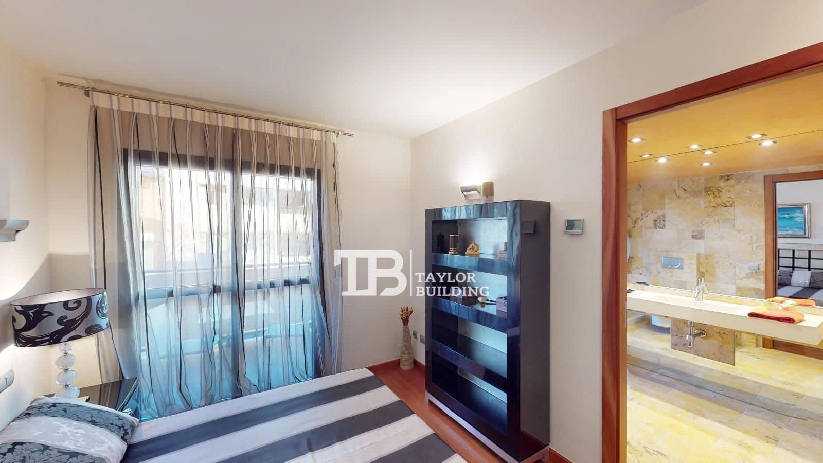 3 bedroom Flat for sale in Palma de Mallorca with garage - € 950,000 (Ref: 8528644)